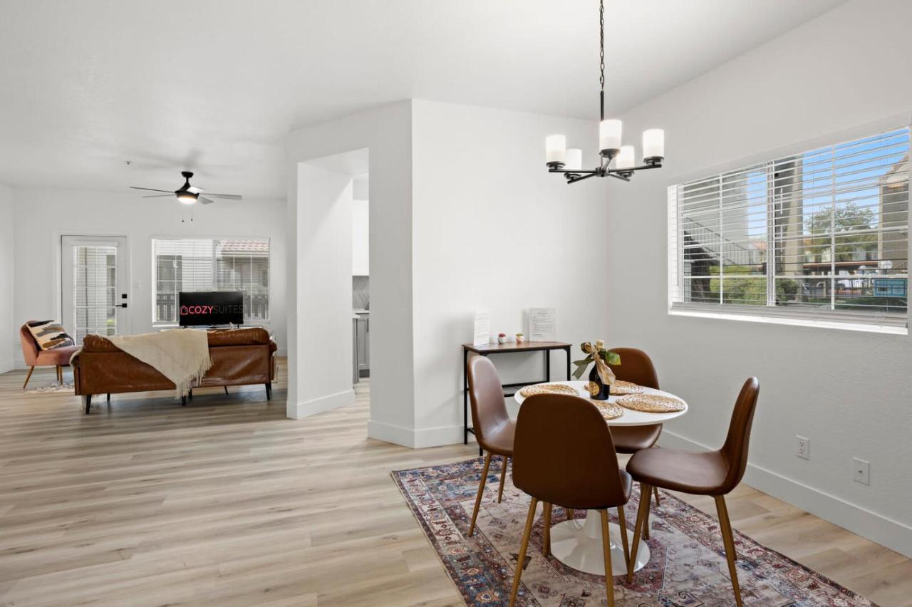 New Cozysuites Tpc With Parking, Pool Apartamento *